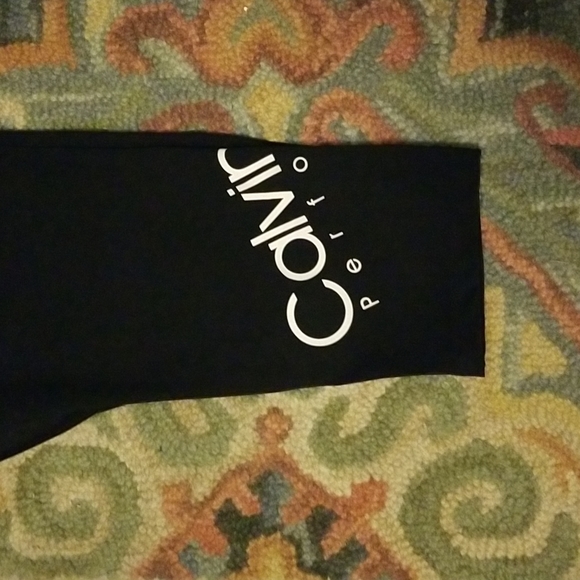 Calvin Klein Performance - Picture 2 of 3